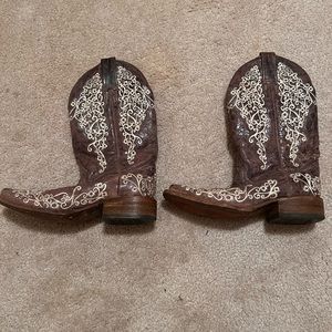 Corral boots